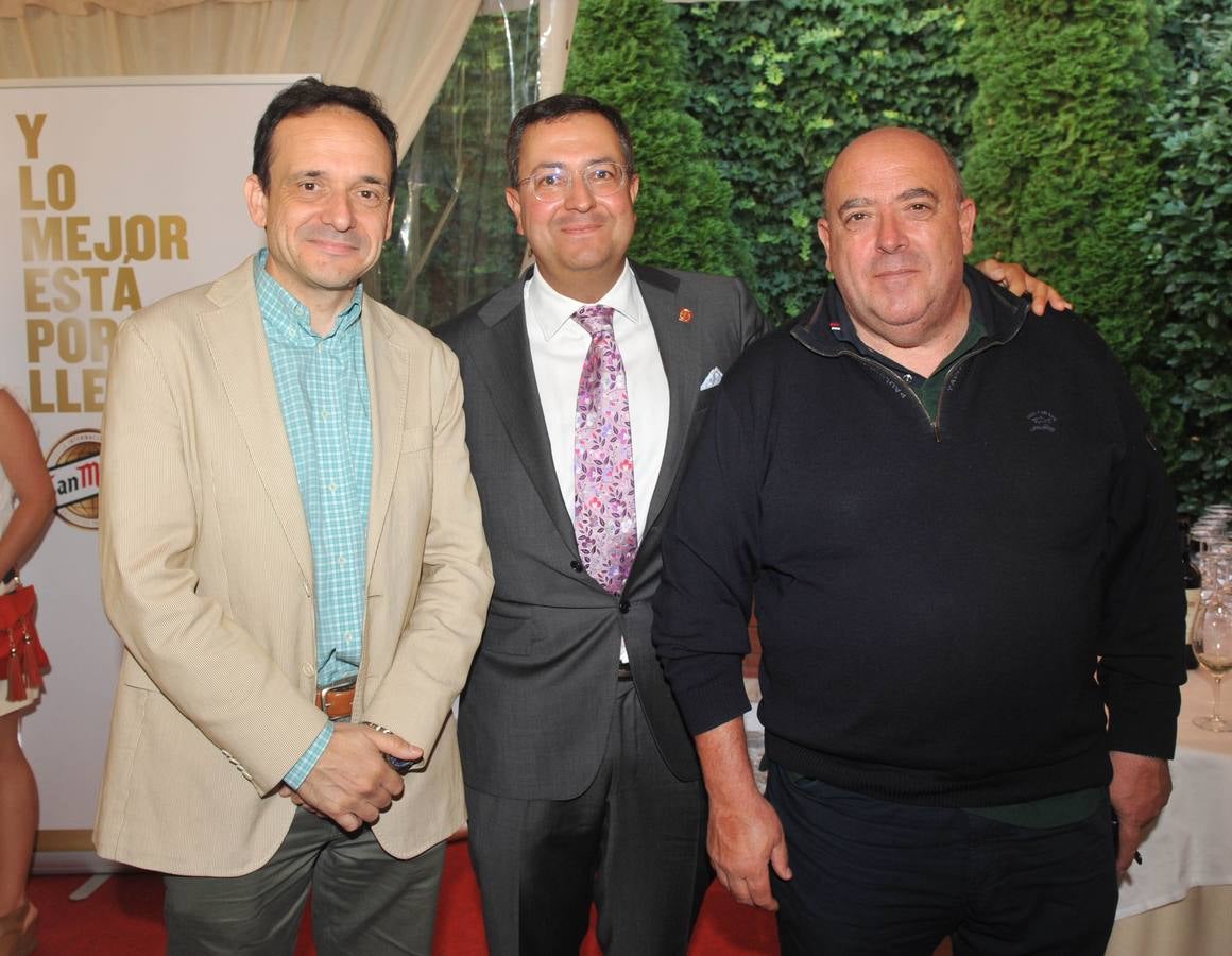 Javier Escribano, director de Innovación, Operaciones y Desarrollo de Negocio Digital de El Norte; el concejal del PP Fernando Rubio y Carlos Muñoz, de Divisa.