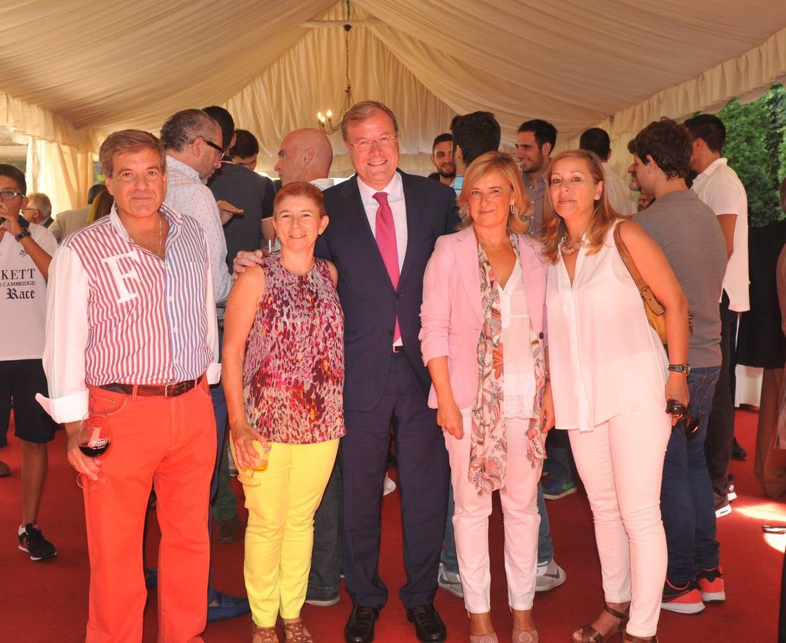 El director general de El Norte, Ángel de las Heras, la jefa de Edición de El Norte, Carmen Díez, con el alcalde de León, Antonio Silván, Estrella Garrido y Yolanda Solla, directora de Recursos Humanos del periódico.