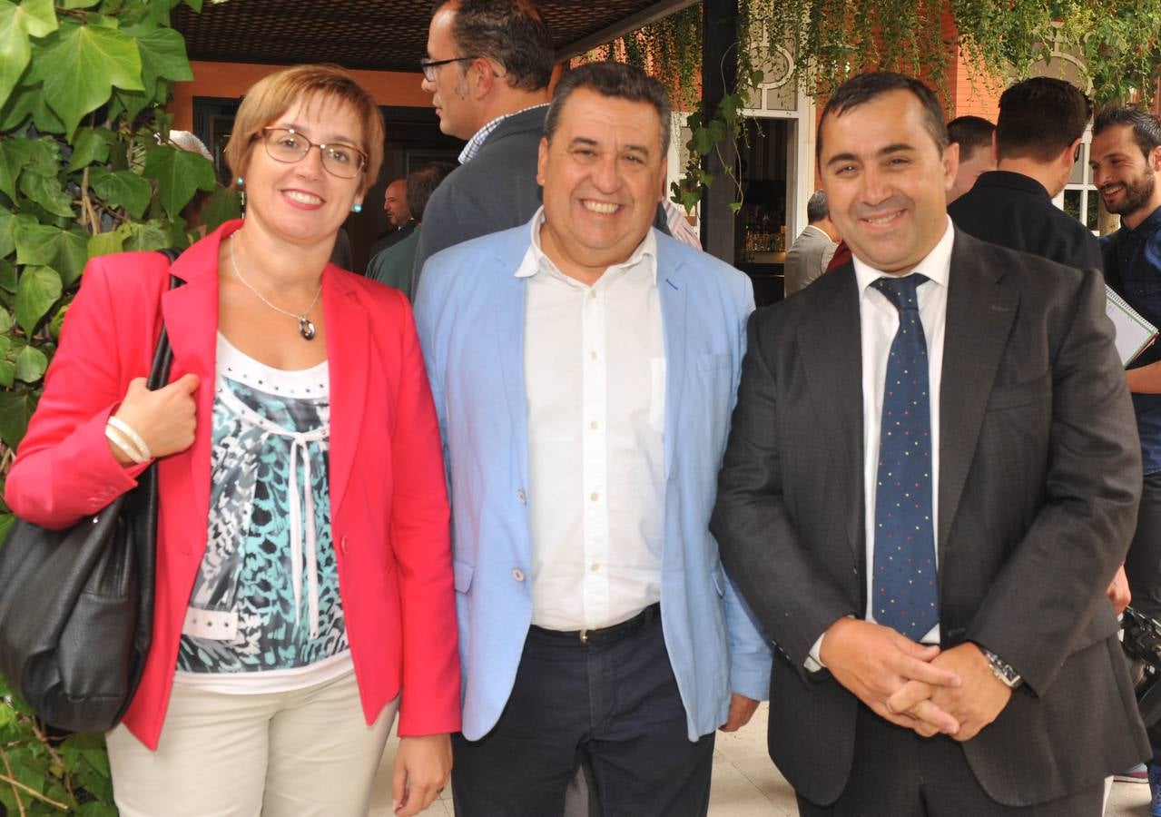 La teniente de alcalde de Arroyo, Mar Redondo, con el alcalde, José Manuel Barrios.