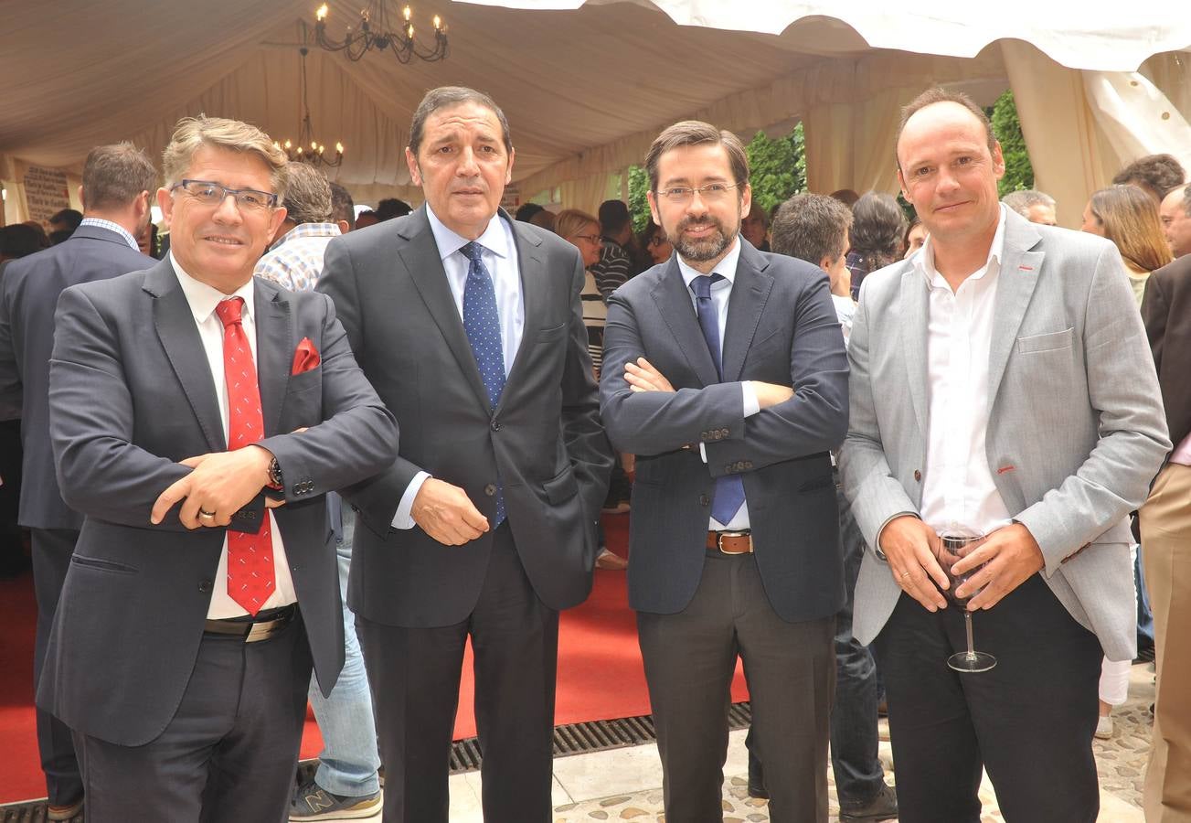 Rafael López Iglesias (gerente de Sanidad); Antonio María Sáez, consejero de Sanidad de la Junta; Eduardo Álvarez, director general de Radio Televisión Castilla y León, y Carlos Villar, presidente de la Cámara de Comercio y director general de Protos.