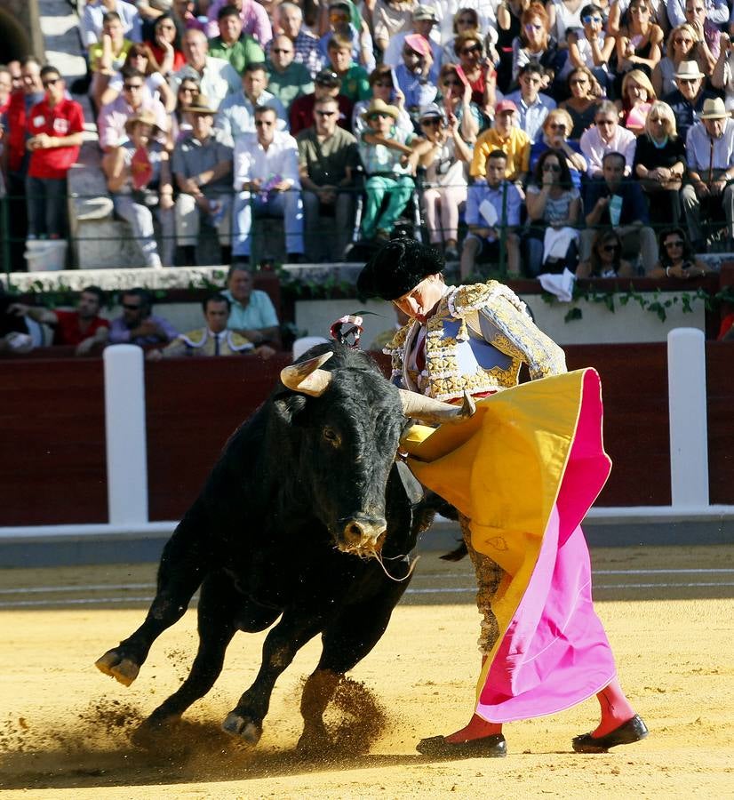 El Juli y José Garrido comparten salida en hombros en la segunda corrida de la feria de la Virgen de San Lorenzo de Valladolid