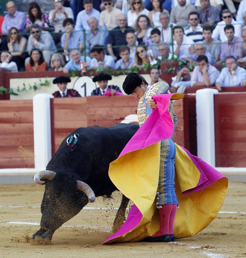 El Juli y José Garrido comparten salida en hombros en la segunda corrida de la feria de la Virgen de San Lorenzo de Valladolid