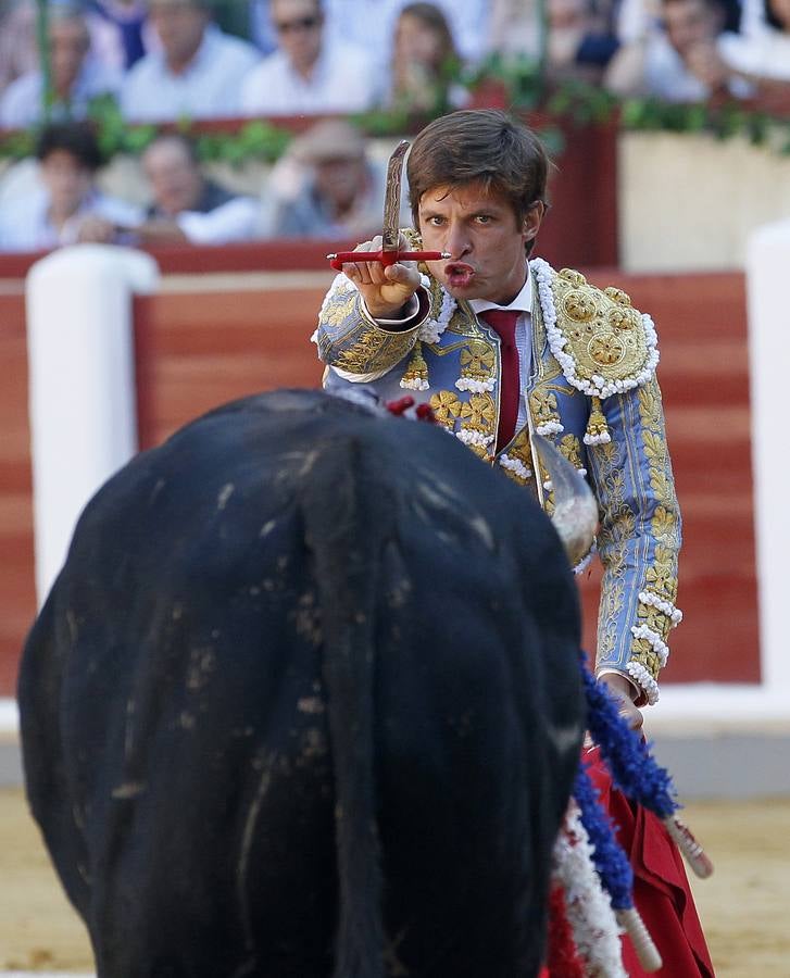 El Juli y José Garrido comparten salida en hombros en la segunda corrida de la feria de la Virgen de San Lorenzo de Valladolid