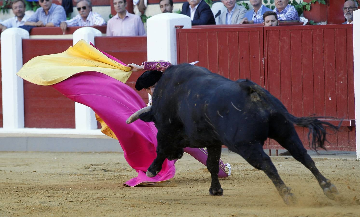 El Juli y José Garrido comparten salida en hombros en la segunda corrida de la feria de la Virgen de San Lorenzo de Valladolid