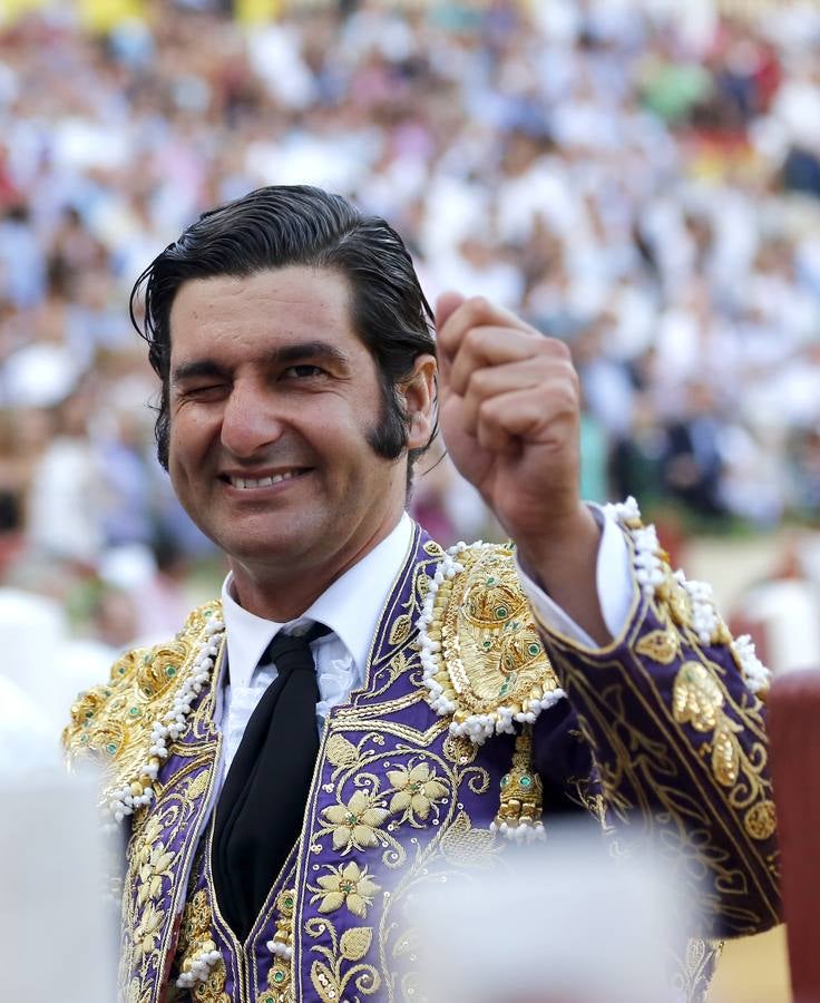 Morante, Castella y Manzanares, a hombros por la puerta grande