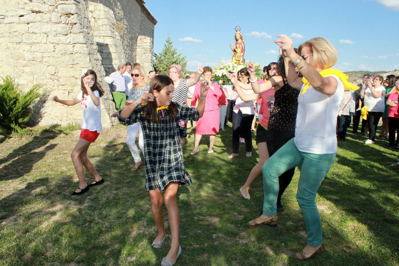 Valdecañas de Cerrato (Palencia) se rinde a la Virgen del Campo