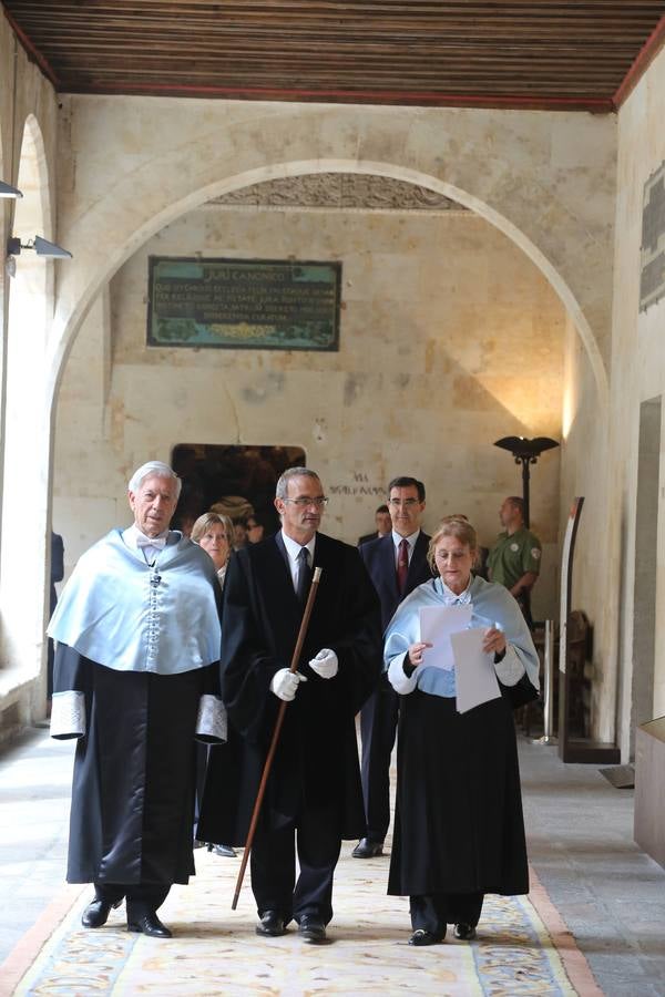 Mario Vargas Llosa es investido doctor Honoris Causa por la Universidad de Salamanca