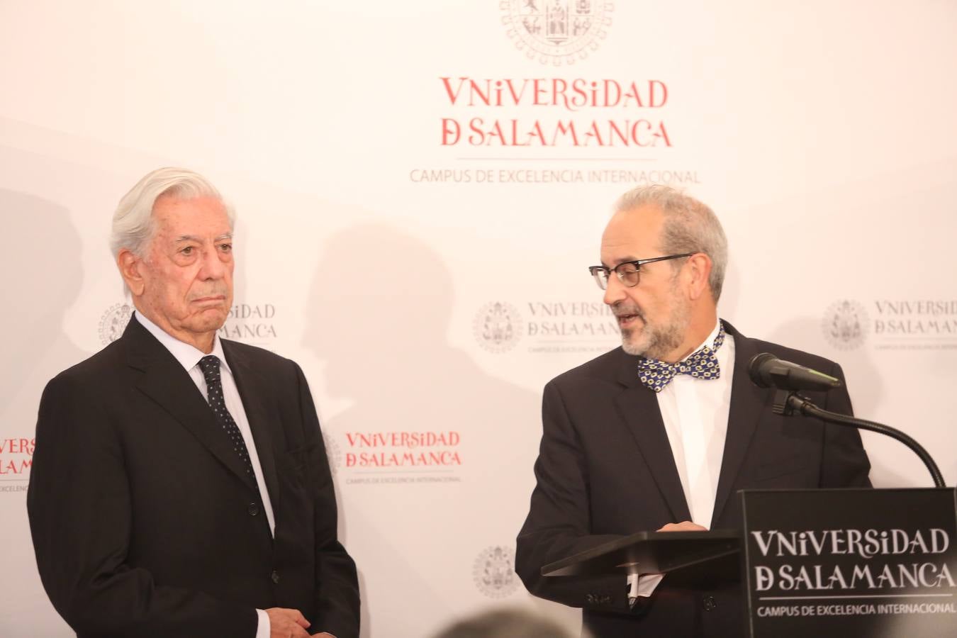 Mario Vargas Llosa es investido doctor Honoris Causa por la Universidad de Salamanca