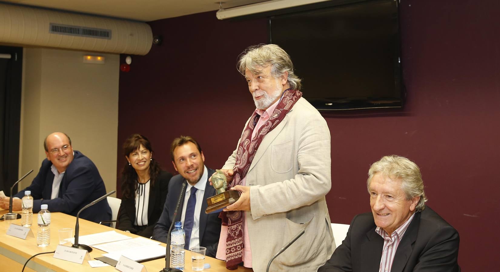 Alfredo Conde recibe el Premio Ateneo de Novela Ciudad de Valladolid por &#039;El beato&#039;