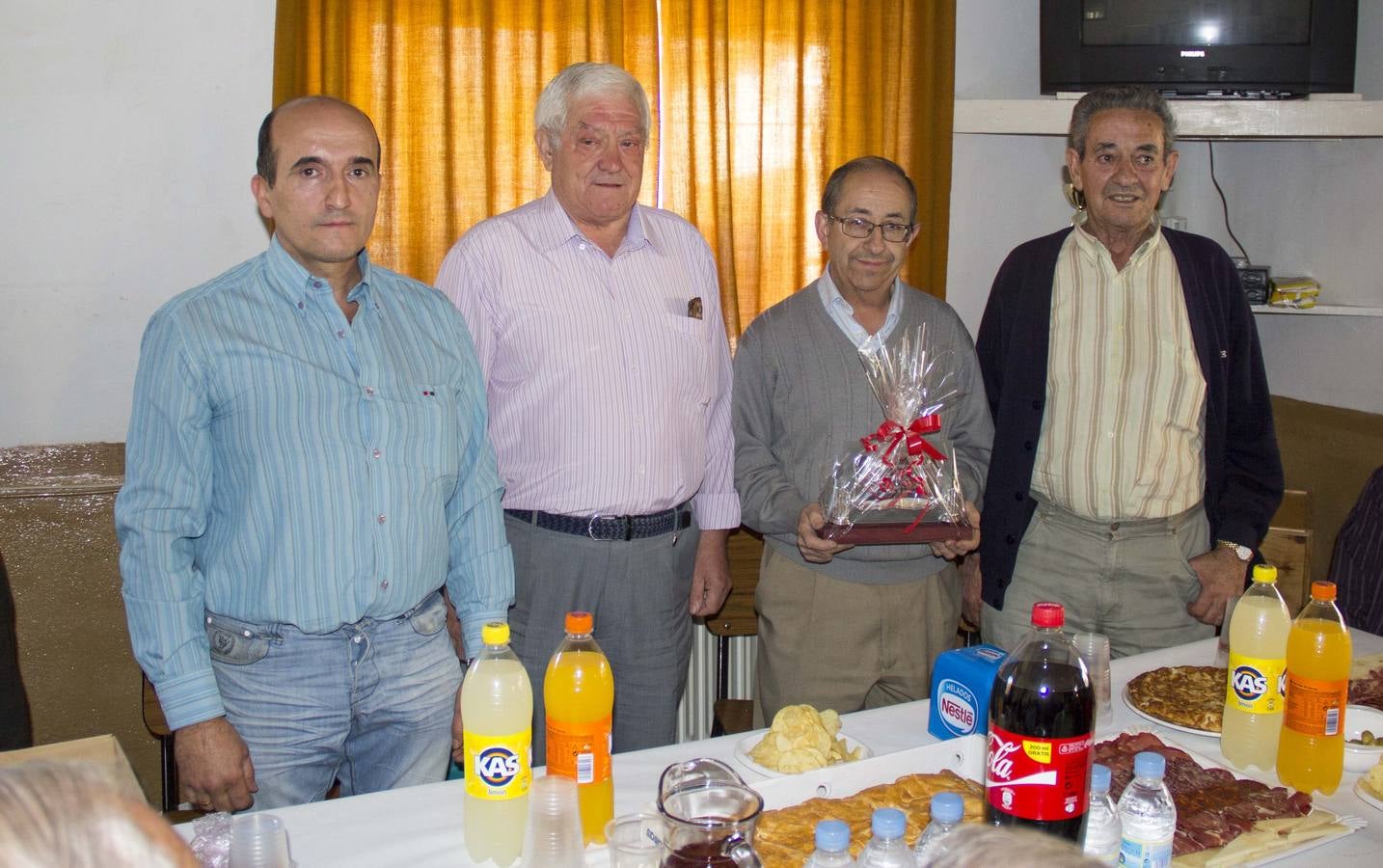 Homenaje de Peñaflor de Hornija y Torrelobatón a su párroco