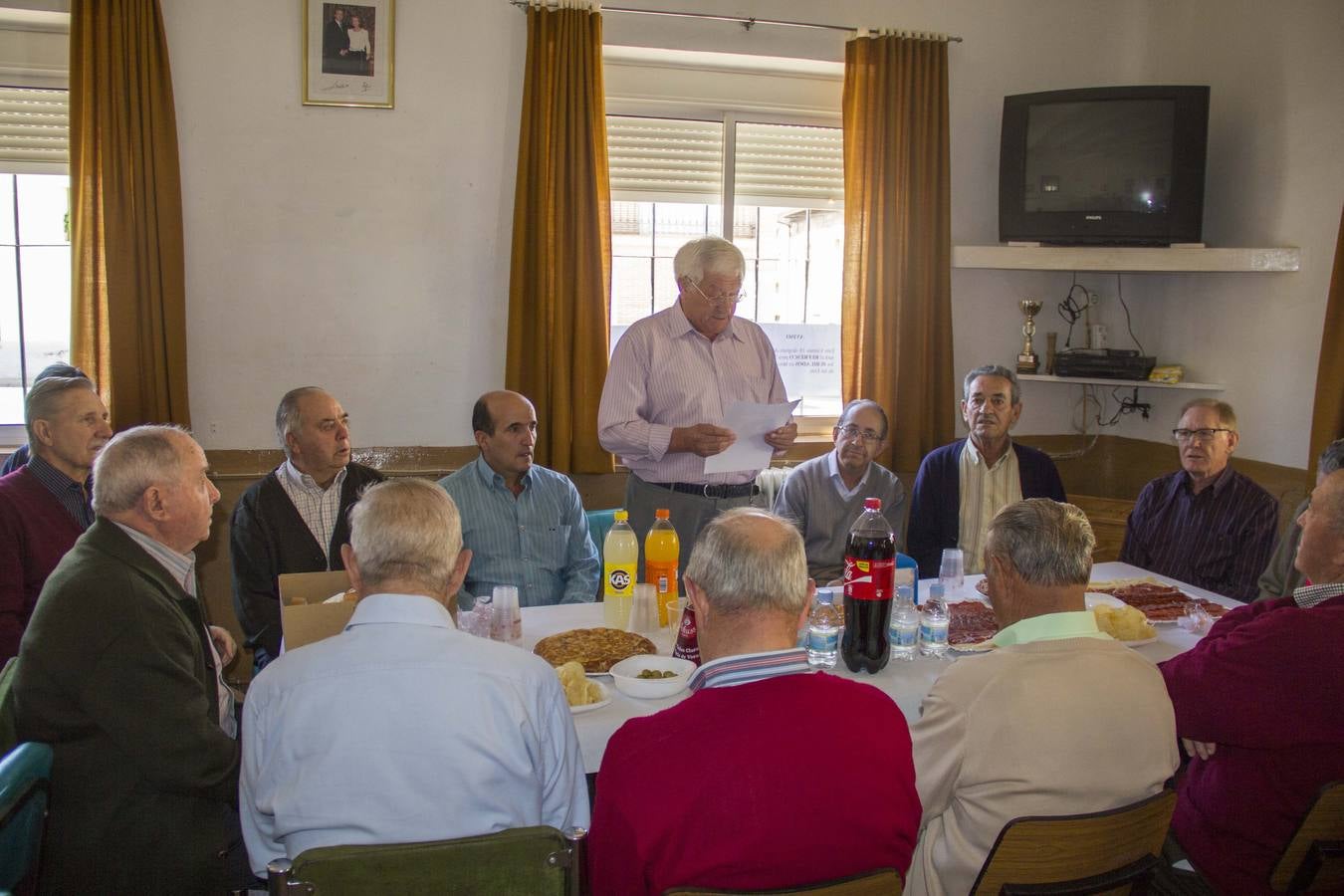 Homenaje de Peñaflor de Hornija y Torrelobatón a su párroco