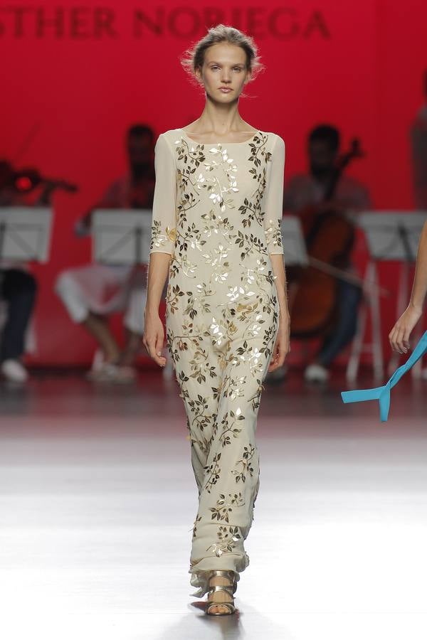 Desfile de Esther Noriega en la Mercedes-Benz Fashion Week