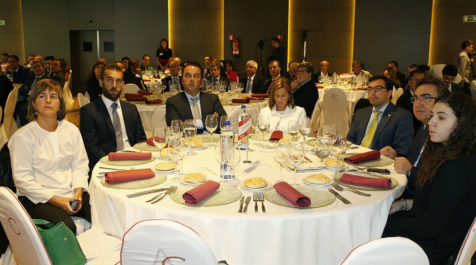 Charo López (El Norte), César Fernández (Popular), Luis Miguel Seco (La Hacienda), Cristina Pulido (Servicio Público de Empleo), Prudencio Herrero (APD) y Venancio Fernández y Elena Fernández (Legumbres Polifer).