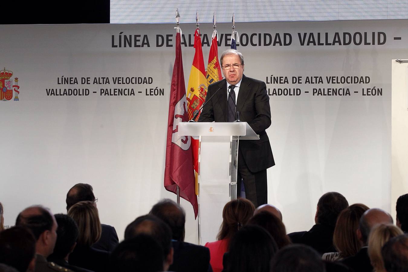 Juan Vicente Herrera se dirige a los presentes en el acto de inauguración de la línea de Alta Velocidad.