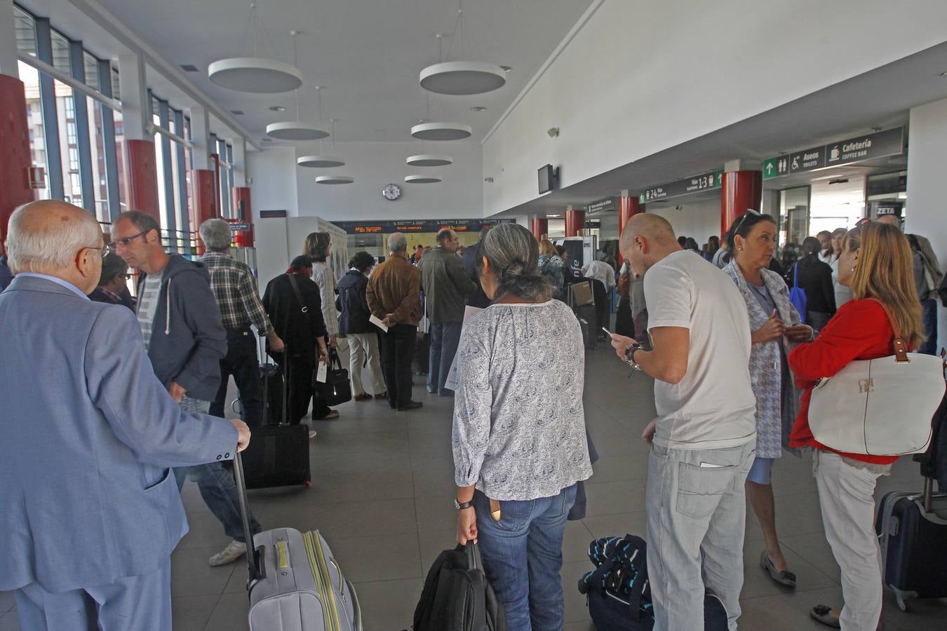 Primer viaje comercial del Ave León-Madrid