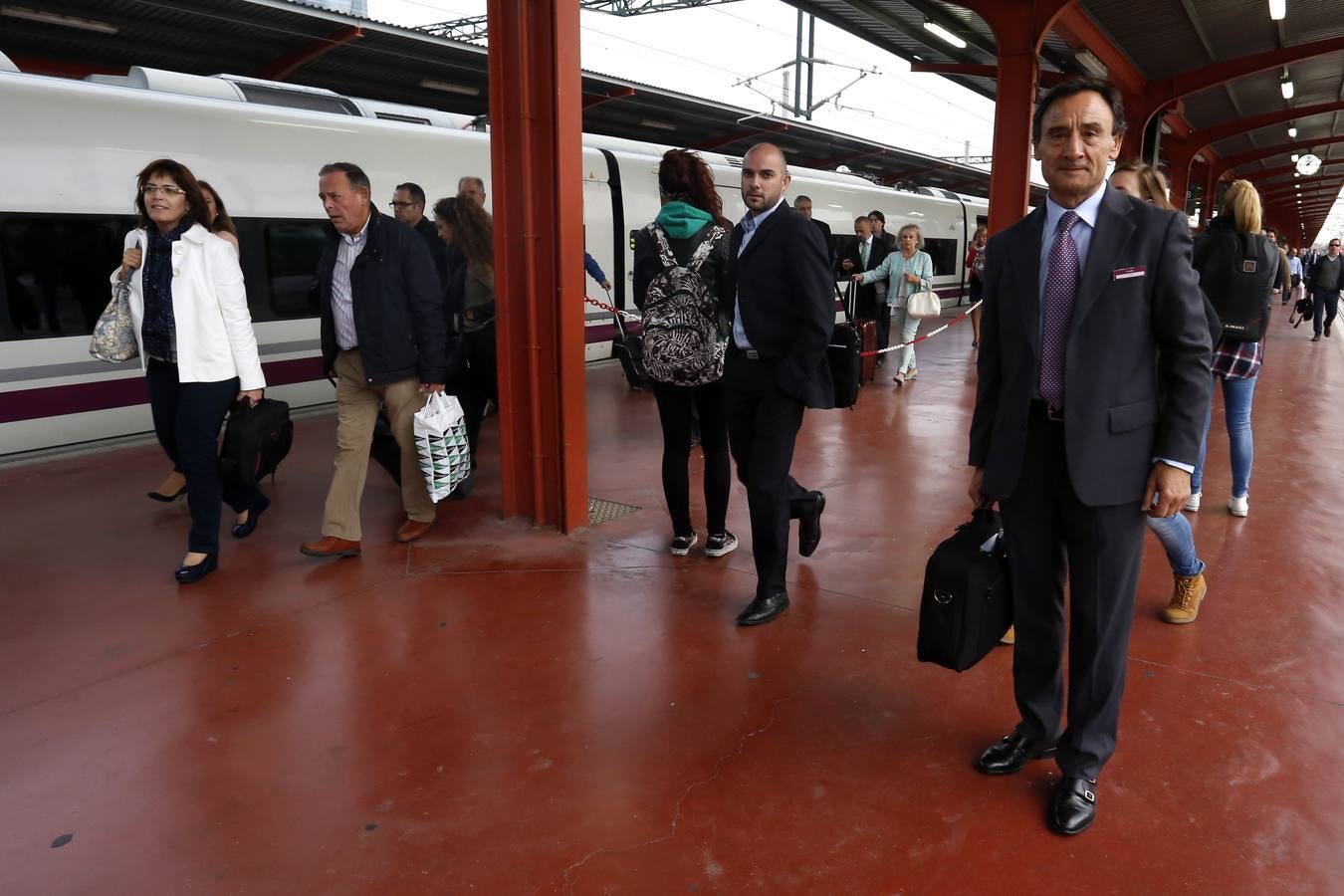 Primer viaje comercial del Ave León-Madrid