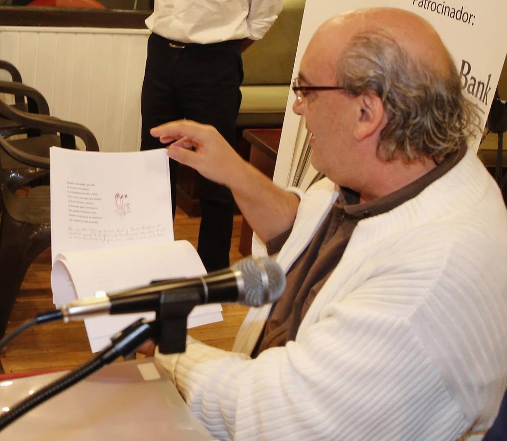 José María Muñoz Quirós ofrece un recital en el Aula de Cultura a bordo del barco &#039;La Leyenda del Pisuerga&#039;