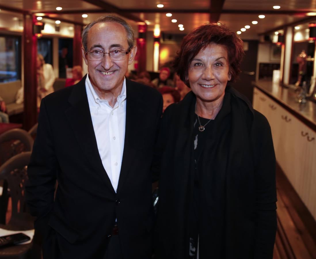 José María Muñoz Quirós ofrece un recital en el Aula de Cultura a bordo del barco &#039;La Leyenda del Pisuerga&#039;