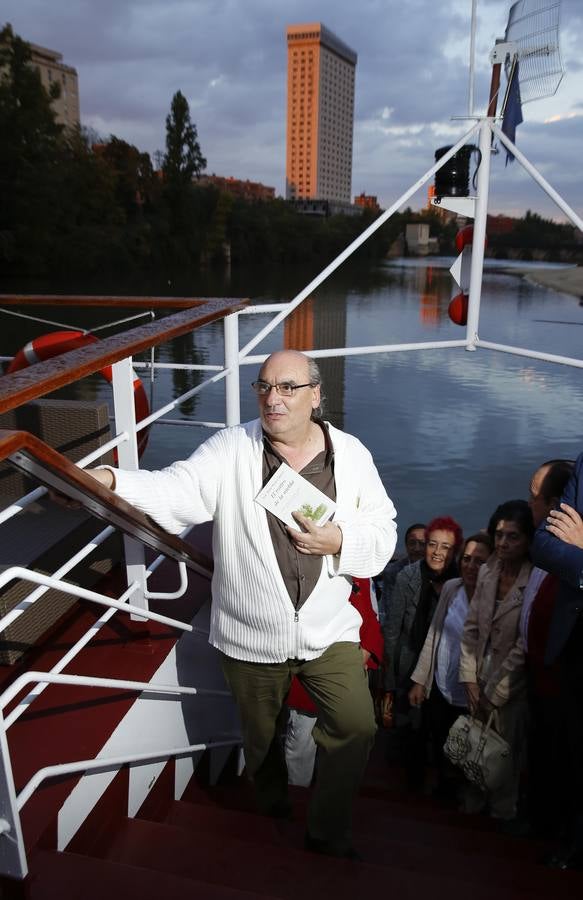José María Muñoz Quirós ofrece un recital en el Aula de Cultura a bordo del barco &#039;La Leyenda del Pisuerga&#039;