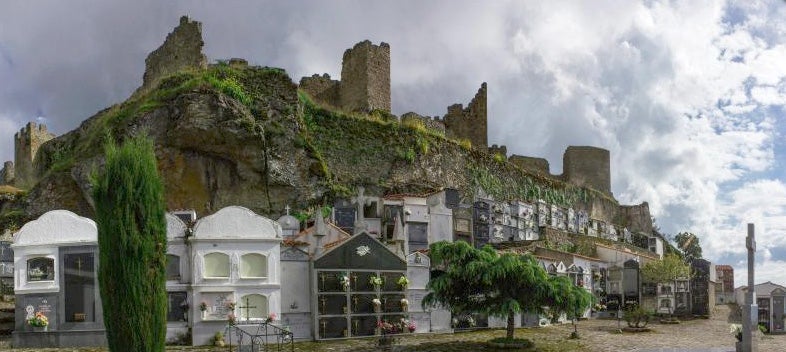 Cementerio de Montánchez (Cáceres).