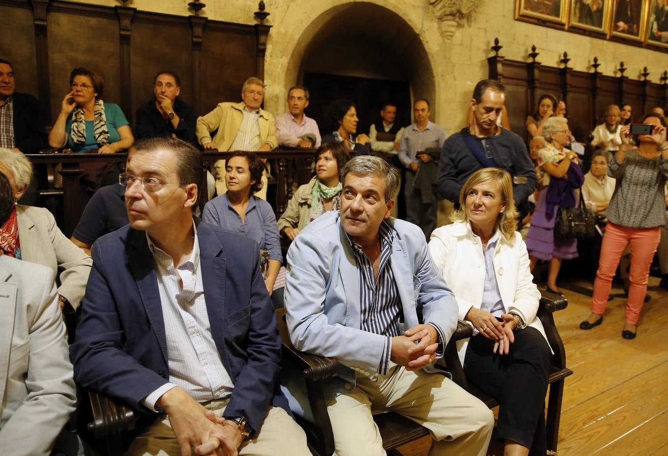 Recital poético de Carlos Aganzo en el Aula Triste del Palacio Santa Cruz de Valladolid
