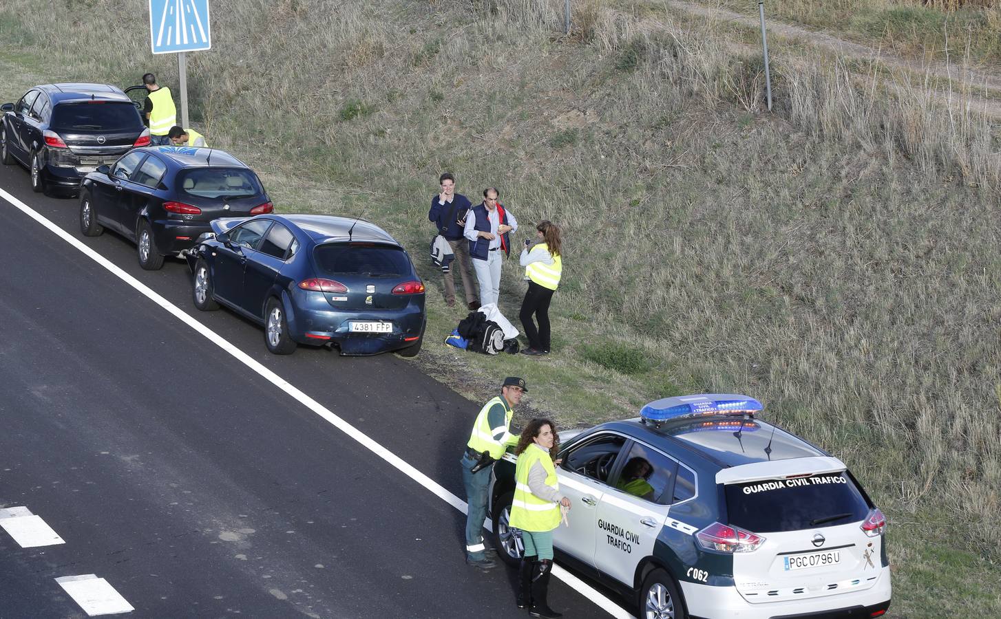 Un accidente provoca retenciones de tráfico en la A-62 en el retorno del puente del Pilar
