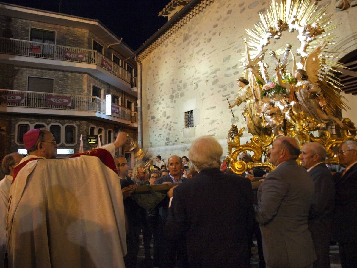 Una procesión pone punto y final a los actos del V Centenario en Alba de Tormes (1/2)