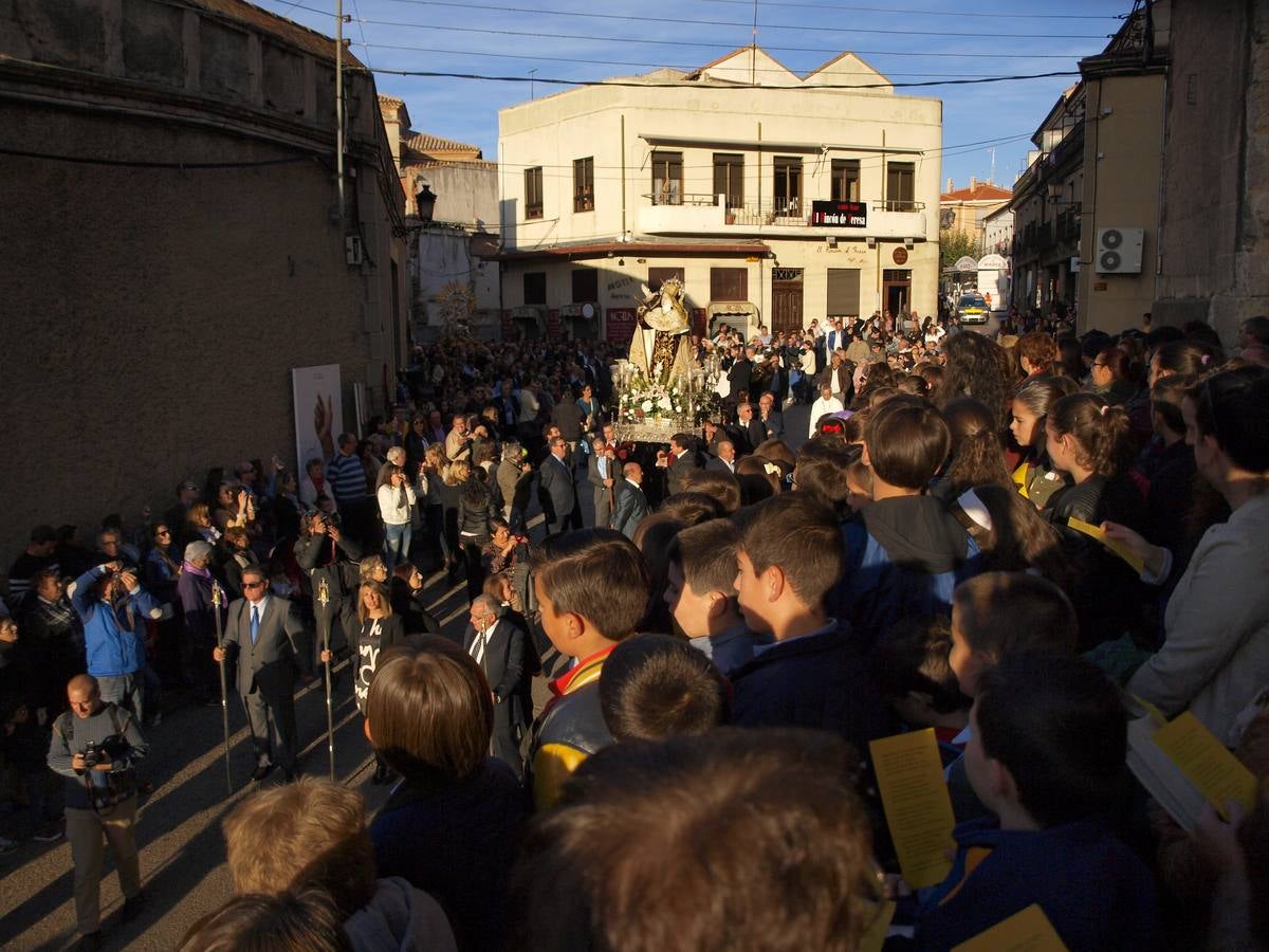 Una procesión pone punto y final a los actos del V Centenario en Alba de Tormes (2/2)