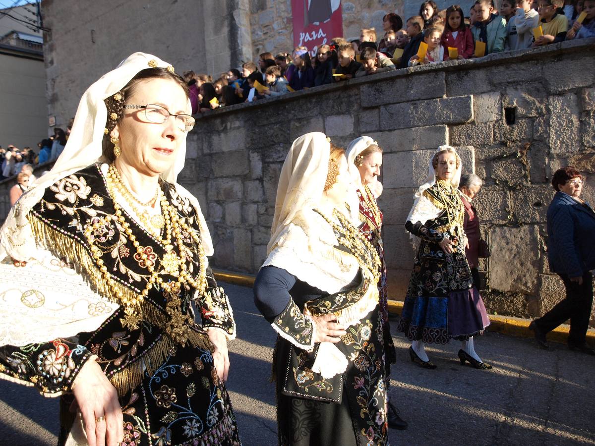 Una procesión pone punto y final a los actos del V Centenario en Alba de Tormes (2/2)