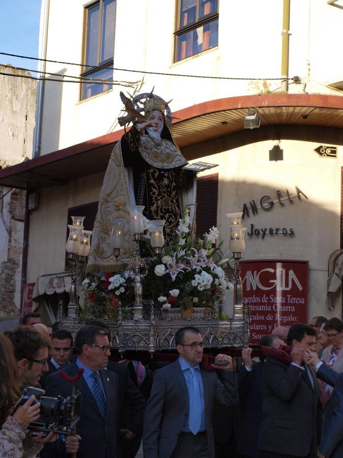 Una procesión pone punto y final a los actos del V Centenario en Alba de Tormes (2/2)