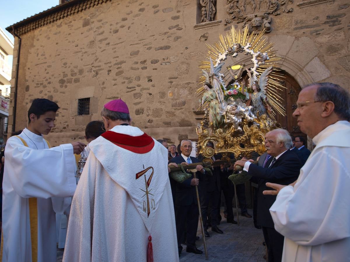 Una procesión pone punto y final a los actos del V Centenario en Alba de Tormes (2/2)