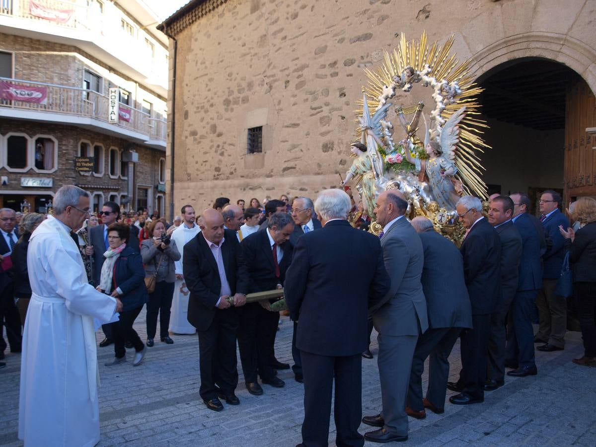 Una procesión pone punto y final a los actos del V Centenario en Alba de Tormes (2/2)