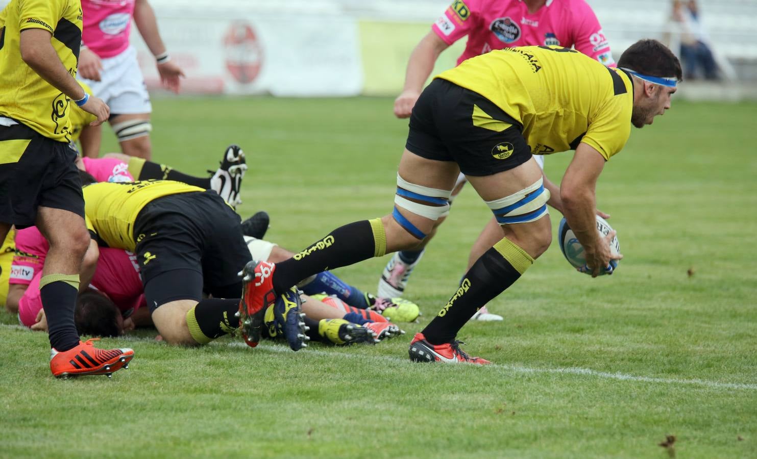 VRAC Quesos Entrepinares 28-14 Getxo