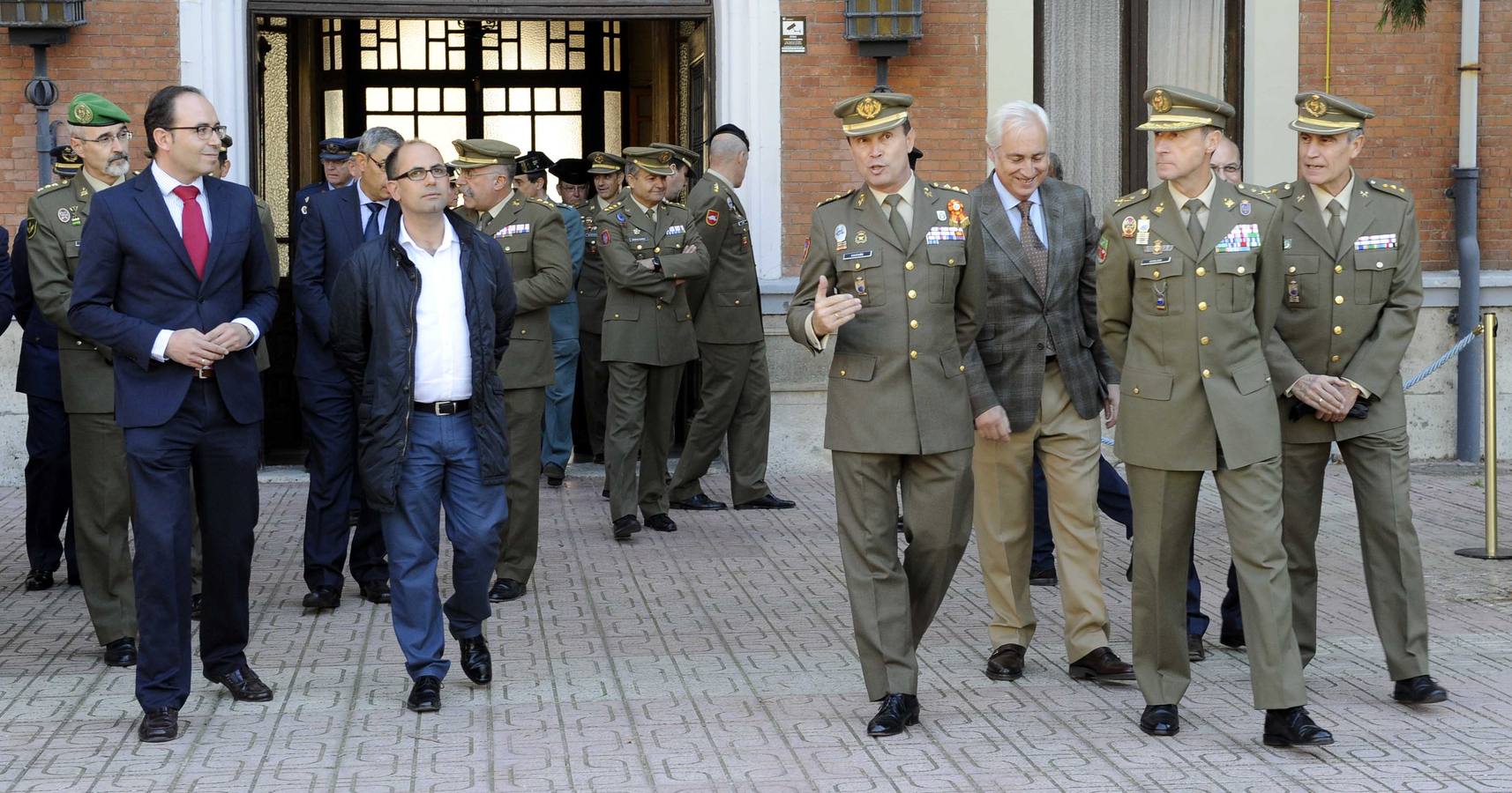 Una exposición recuerda el centenario del incendio de la Academia de Caballería de Valladolid