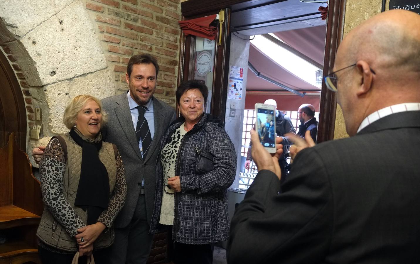 Cocha Velasco inaugura el comedor que Paco Martínez le dedica en La Criolla