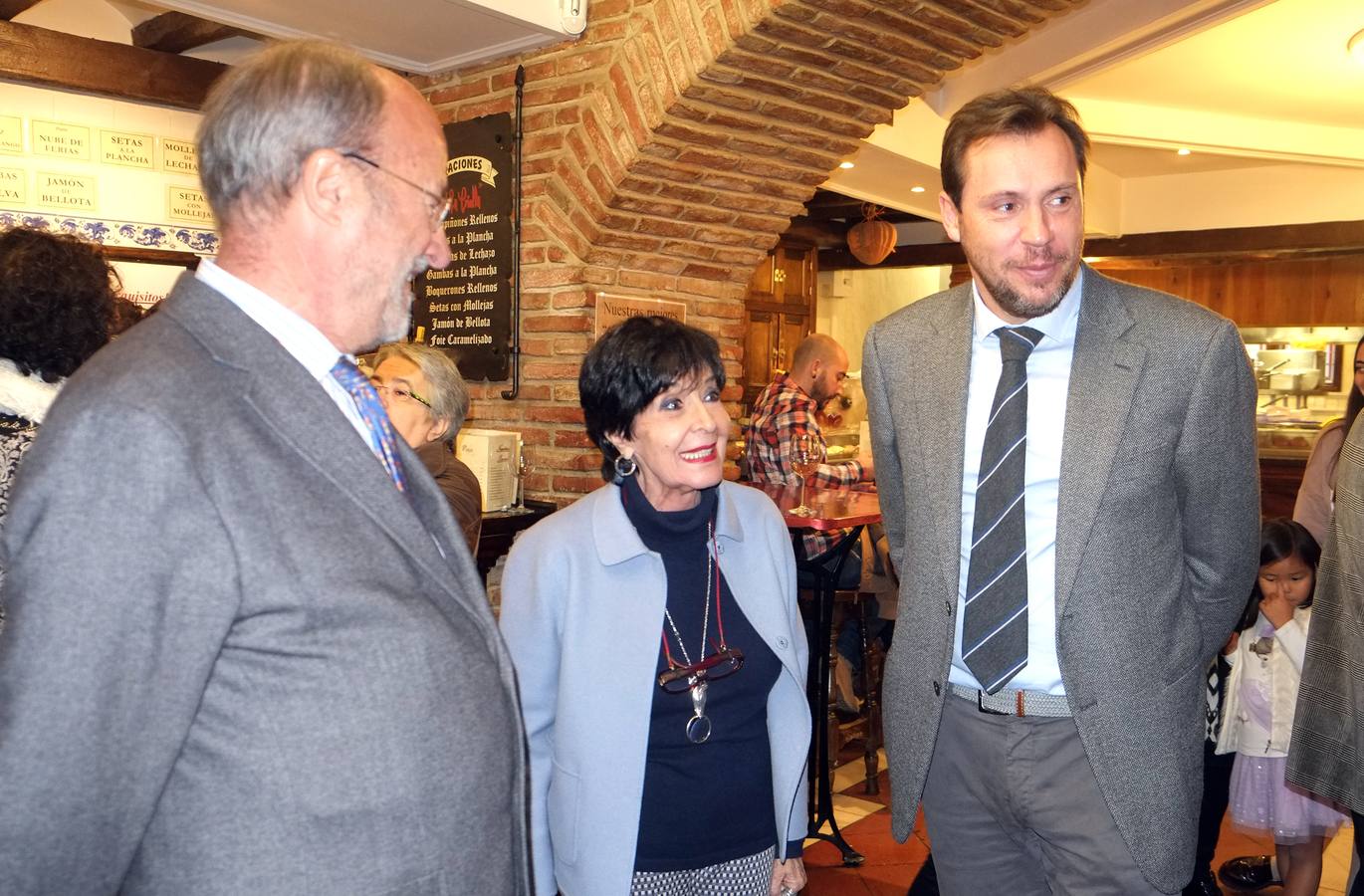 Cocha Velasco inaugura el comedor que Paco Martínez le dedica en La Criolla