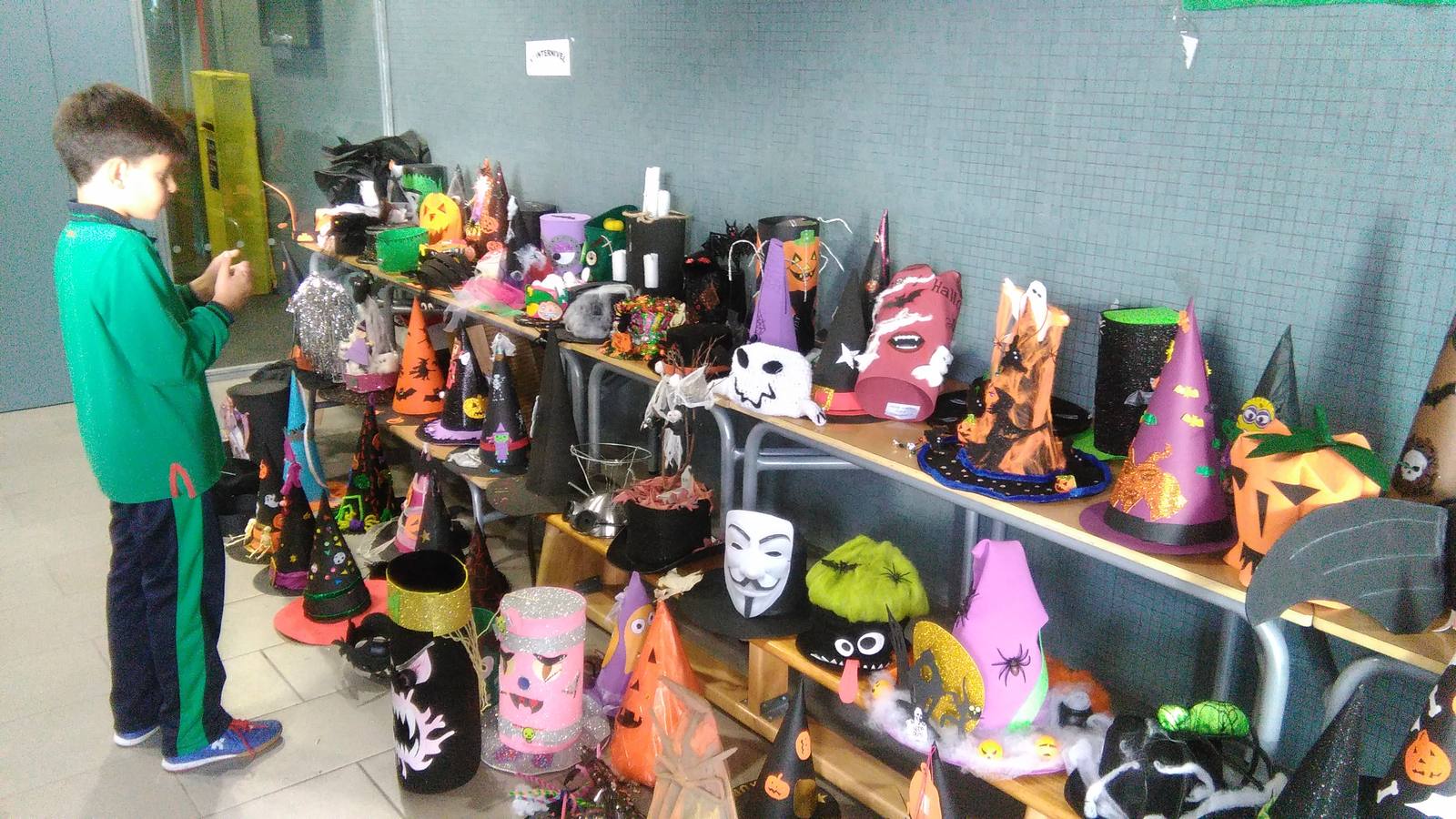 Concurso de sombreros de Halloween en el colegio El Peral