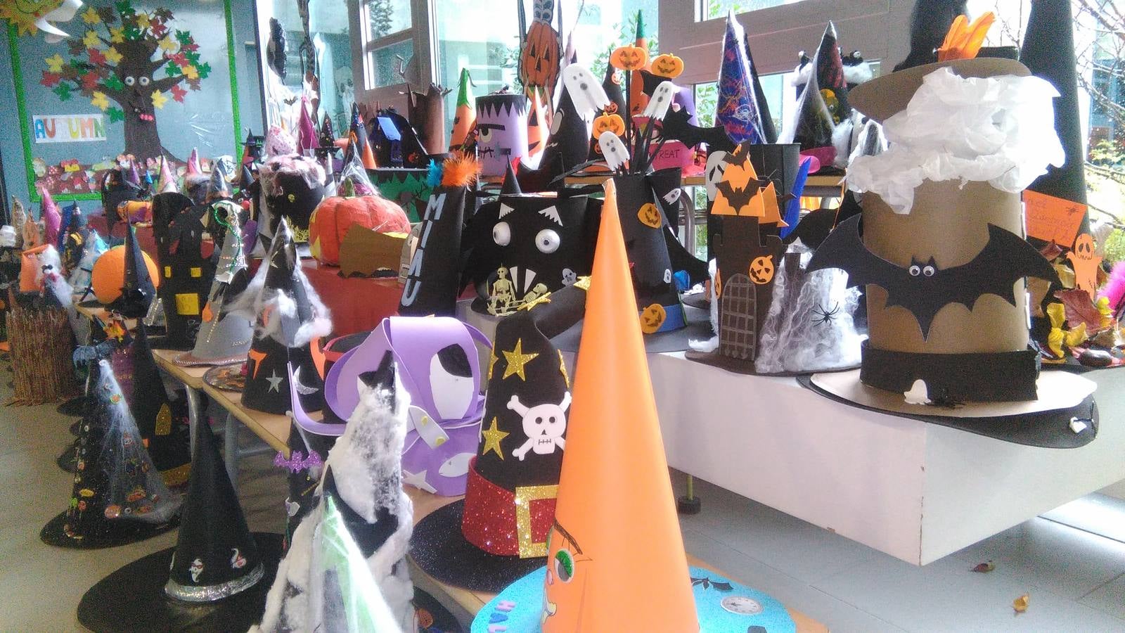 Concurso de sombreros de Halloween en el colegio El Peral
