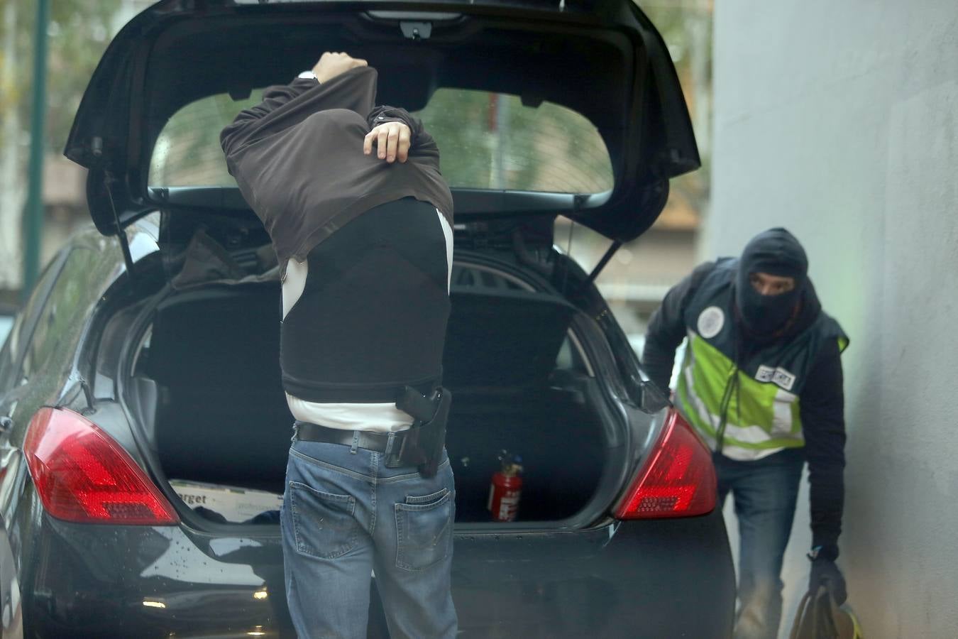 Operación contra el tráfico de drogas en Valladolid (2/2)