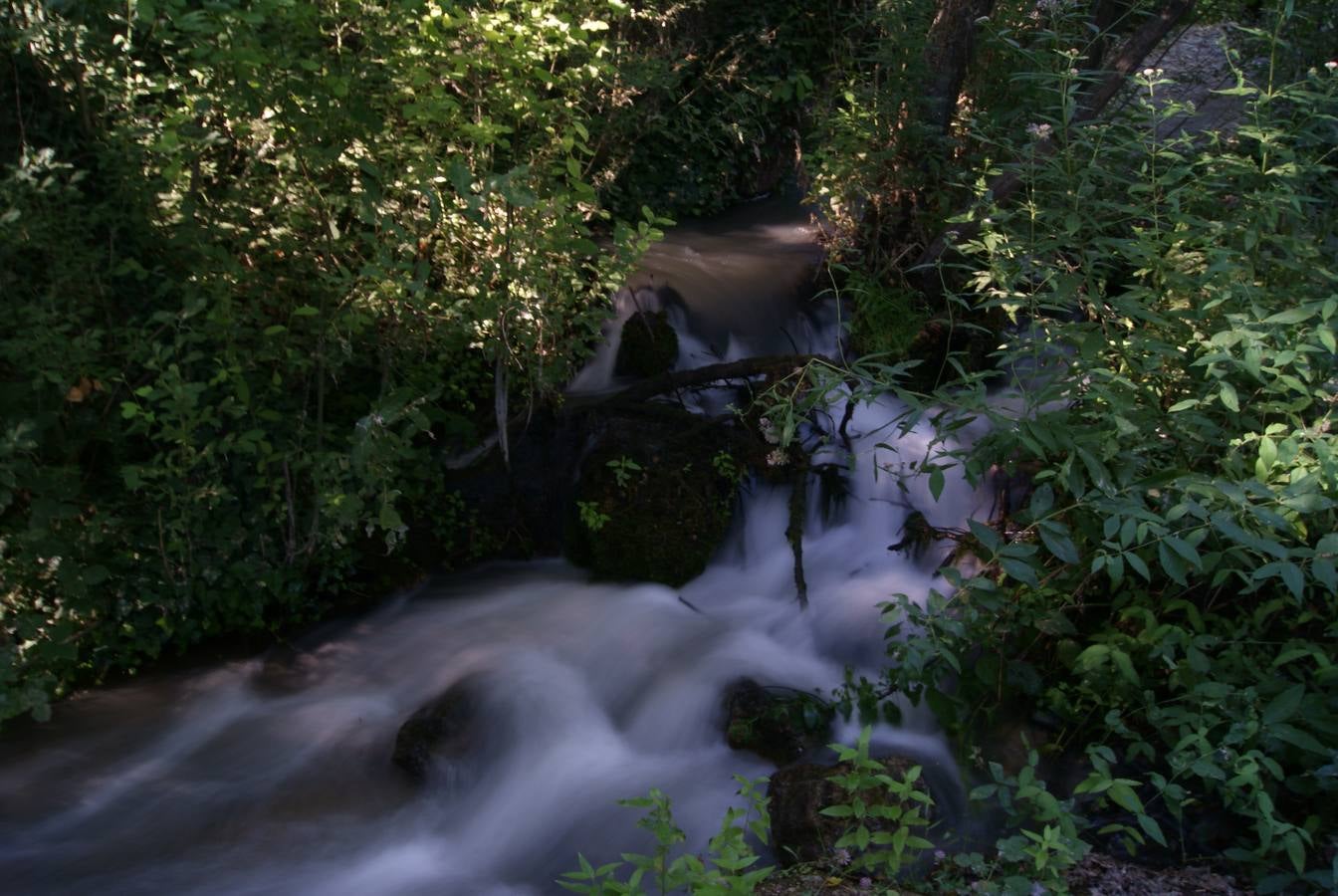 Pequeña cascada dentro del Convento de San Pablo de Peñafiel (Valladolid).