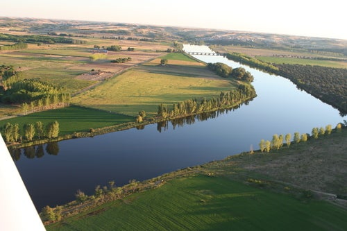 Atardecer en la vega del Duero, en Castronuño (Valladolid).