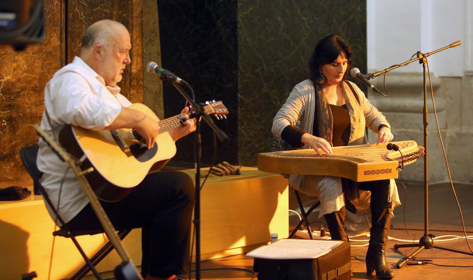 Javier Bergia y Begoña Olavide ponen música a la poesía española en el Aula de Cultura de El Norte de Castilla
