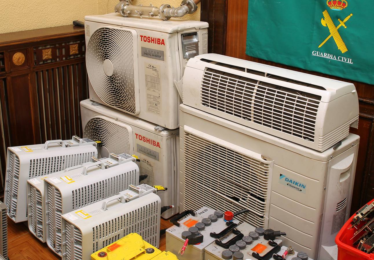 Material incautado por la Guardia Civil de Segovia en la &#039;Operación Señal&#039;