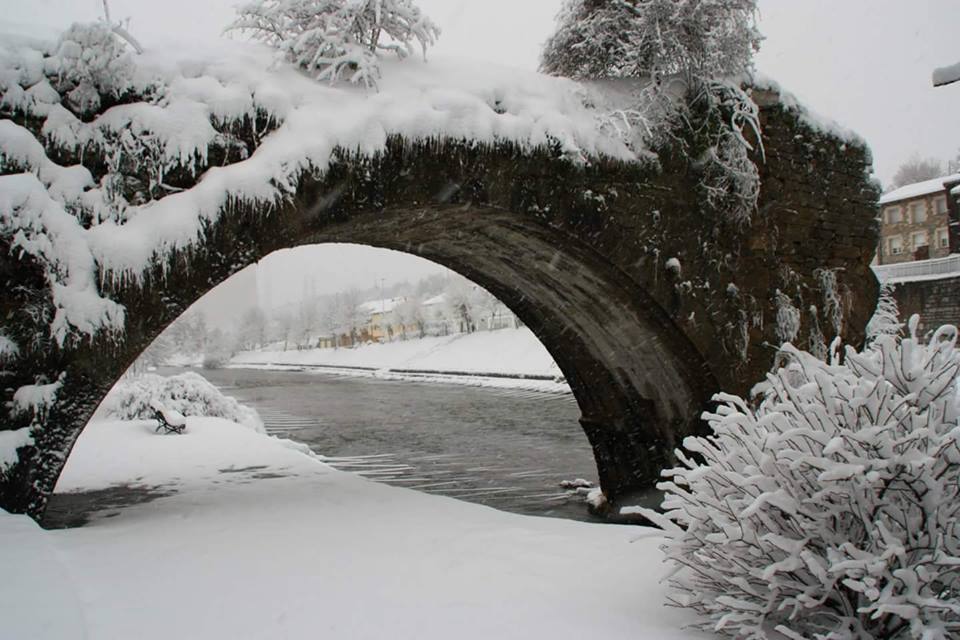 Preciosa imagen de Velilla del Río Carrión (Palencia) tras una nevada