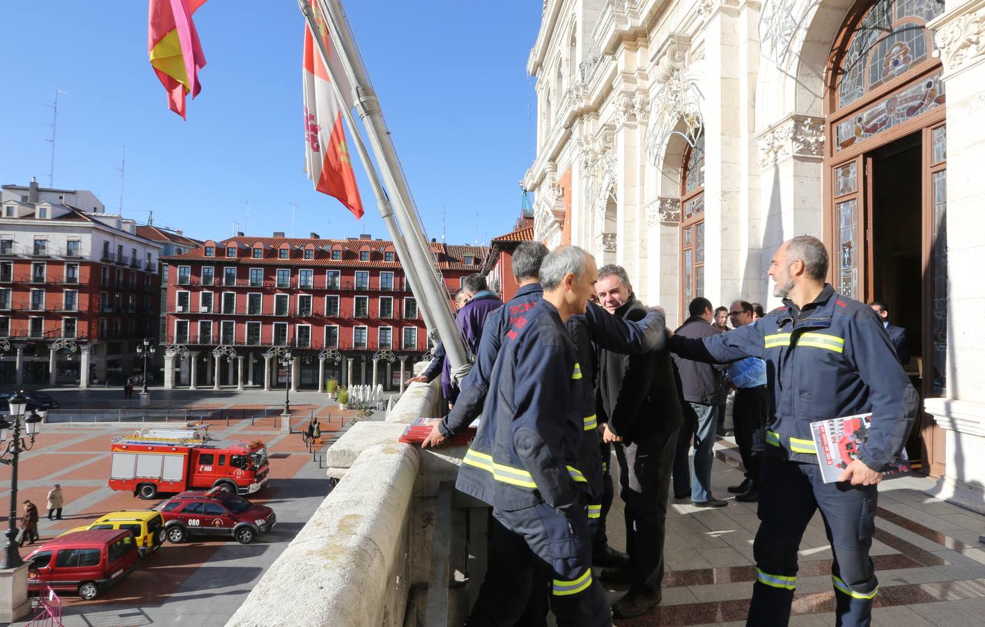 Bomberos de Valladolid presentan el libro &#039;El ABC del rescate vial&#039;