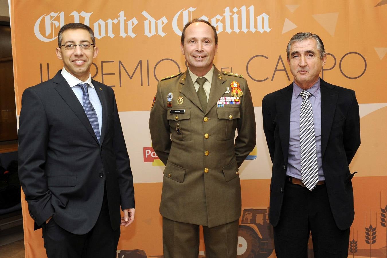 Roberto Ferrero, jefe de la Comandancia de la Guardia Civil; José María Castaño, director de la Academia de Caballería de Valladolid, y el comandante Delgado, de la Guardia Civil.