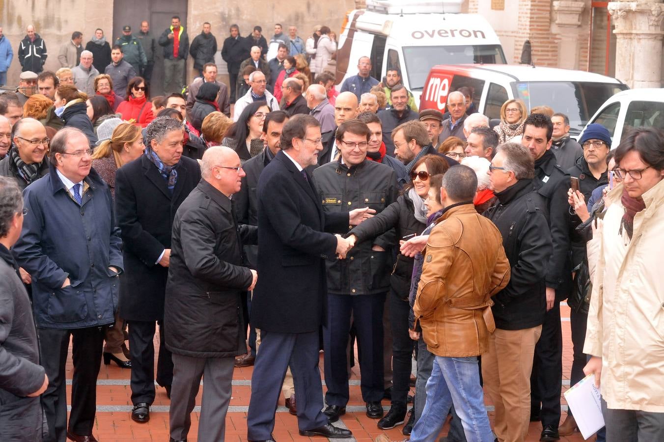 El presidente del Gobierno, Mariano Rajoy, participa en un acto de campaña del PP en Olmedo (Valladolid) 2/2