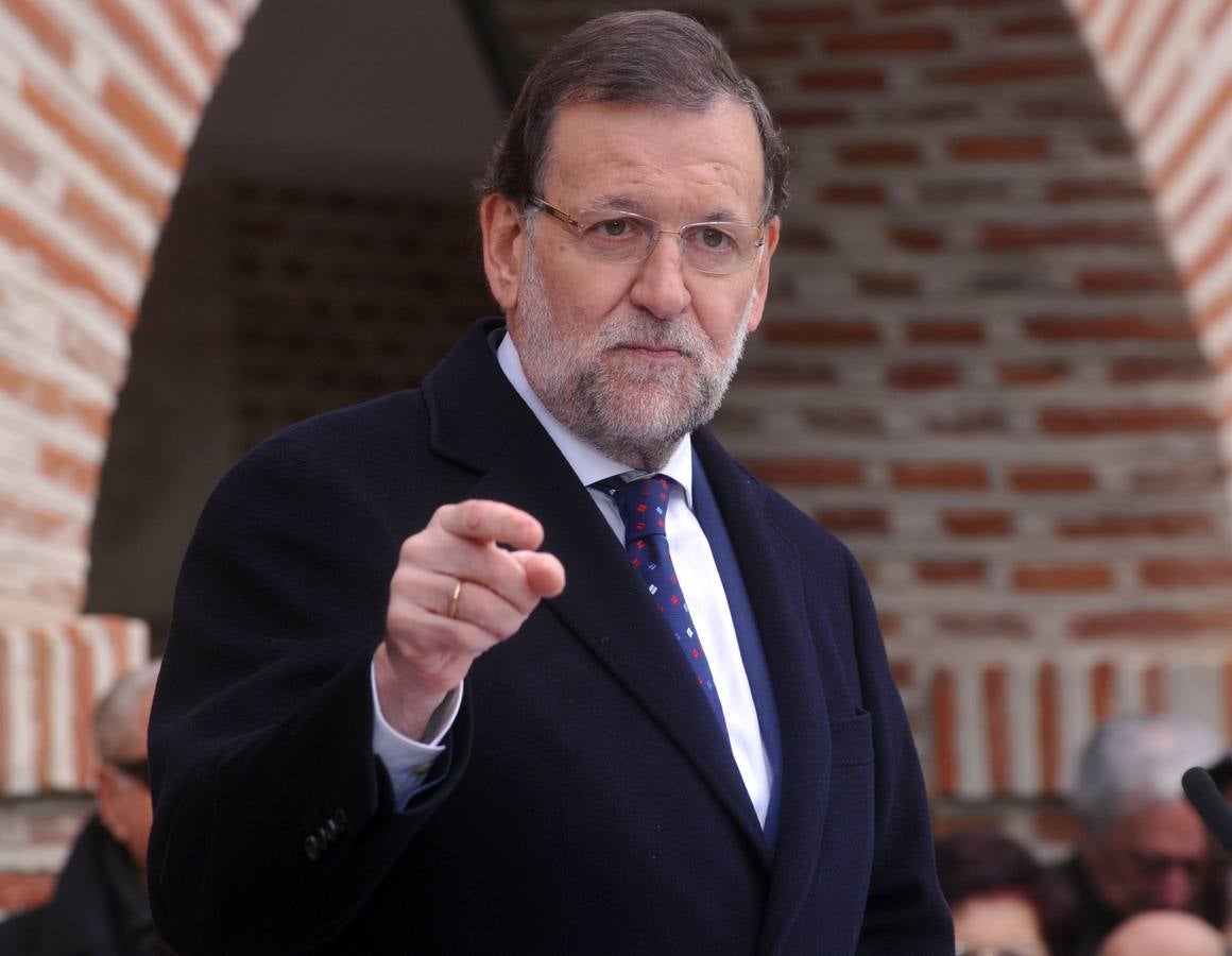El presidente del Gobierno, Mariano Rajoy, participa en un acto de campaña del PP en Olmedo (Valladolid) 2/2