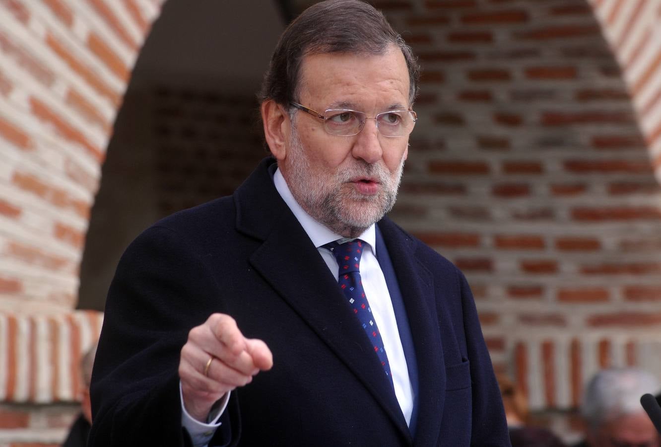 El presidente del Gobierno, Mariano Rajoy, participa en un acto de campaña del PP en Olmedo (Valladolid) 2/2