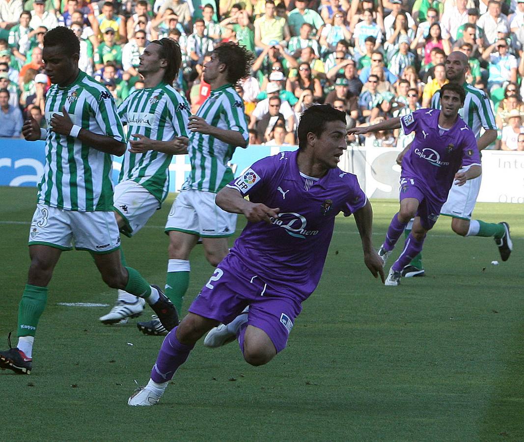 Marcos Aguirre, justo después de marcar el gol que daba la salvación al Real Valladolid en el campo del Betis.